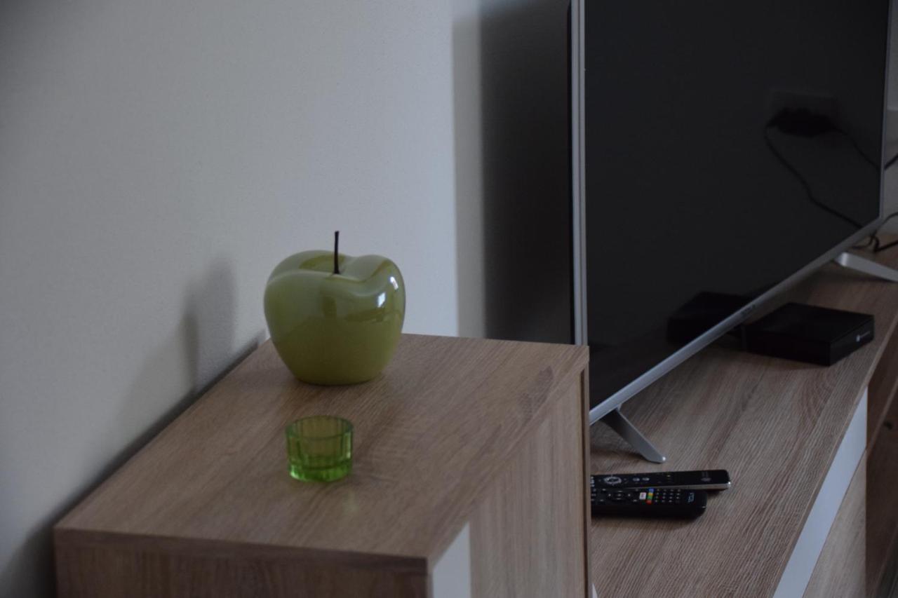 White Apartment Izola Luaran gambar