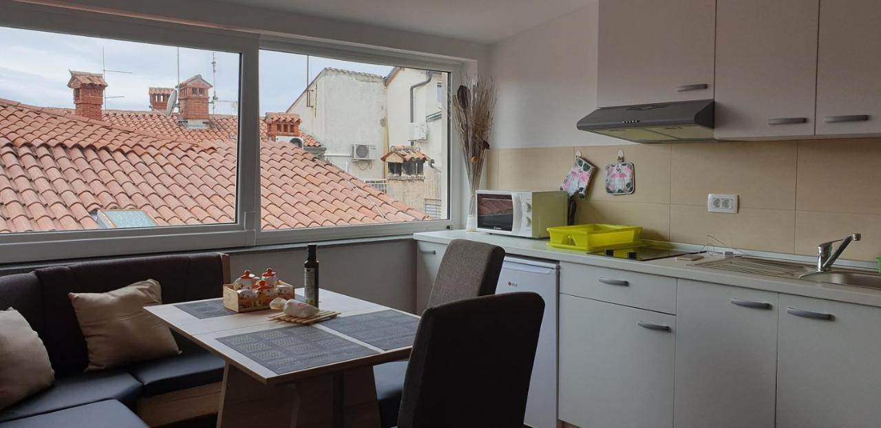 White Apartment Izola Luaran gambar