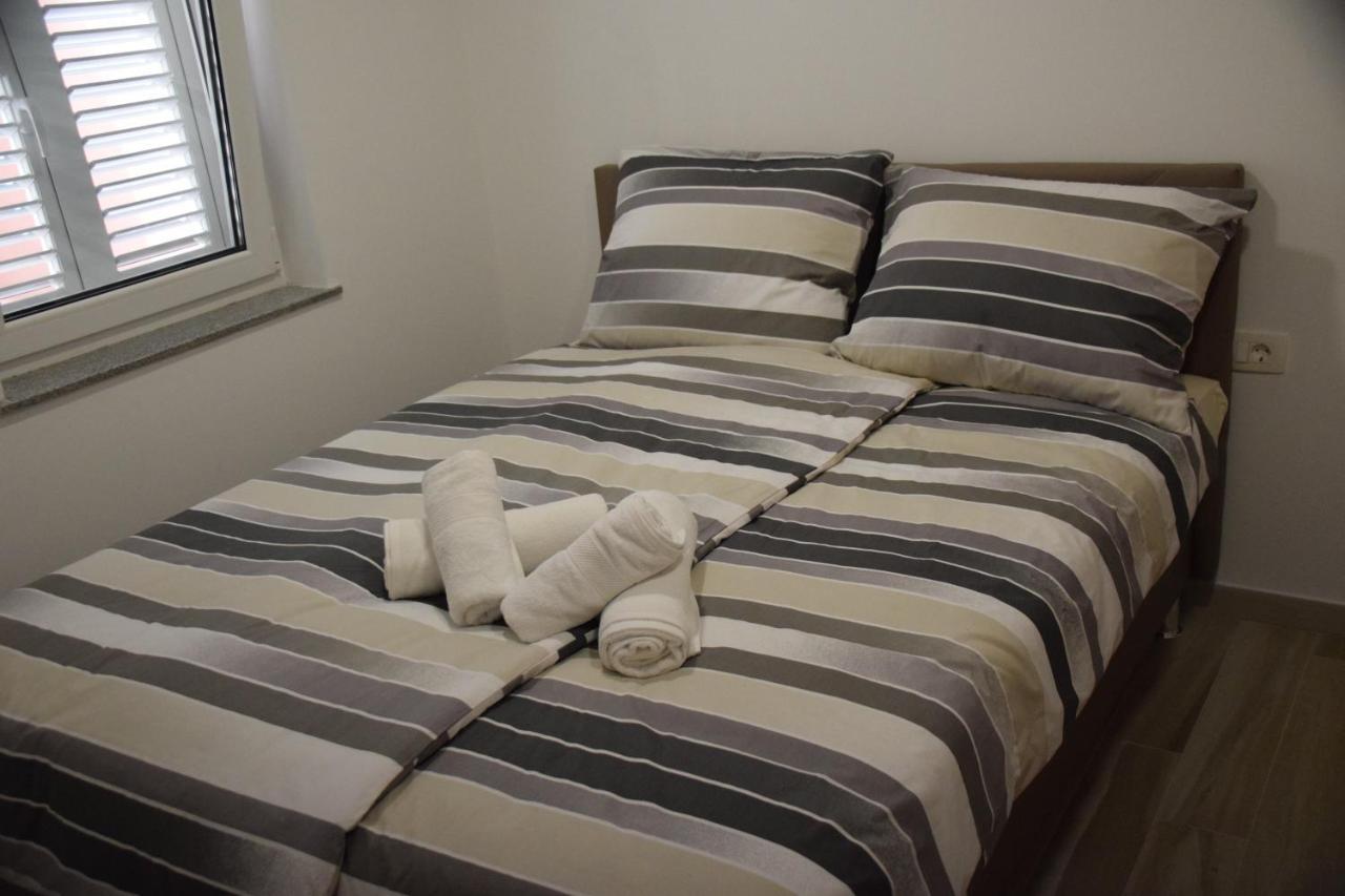 White Apartment Izola Luaran gambar