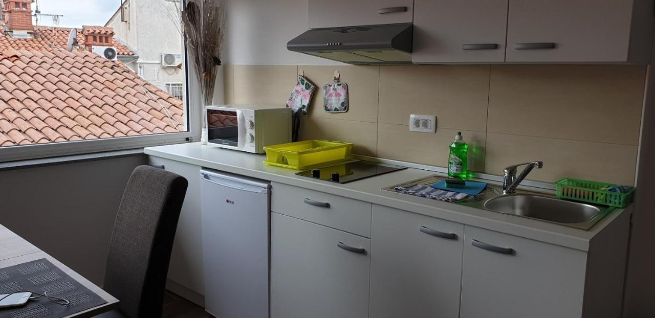 White Apartment Izola Luaran gambar